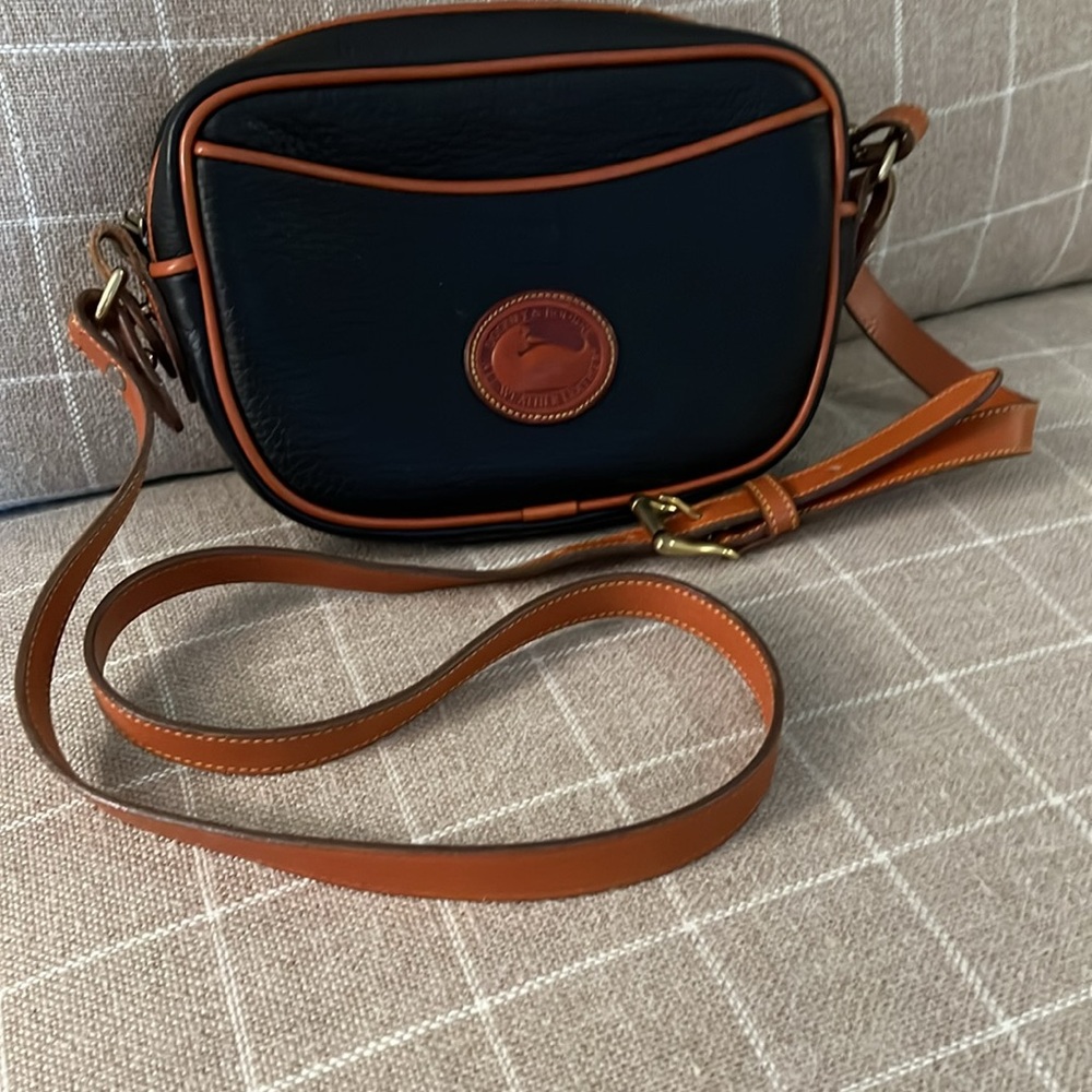 Dooney & Bourke cross body bag